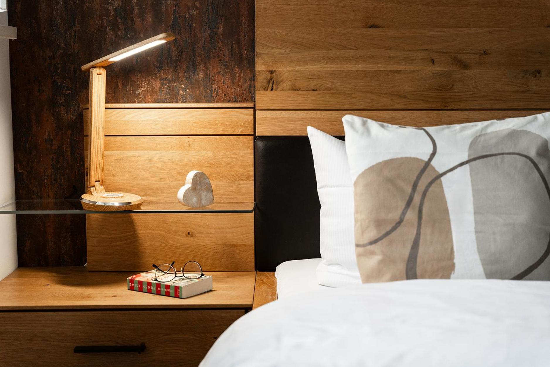 Hotel Vier Jahreszeiten Therme & Kliniken Bad Krozingen Naehe Freiburg & Schwarzwald Ideal Fuer Wellness Kur & Business Ausfluege 24H Check In- Wlan & Parken Gratis Exterior photo