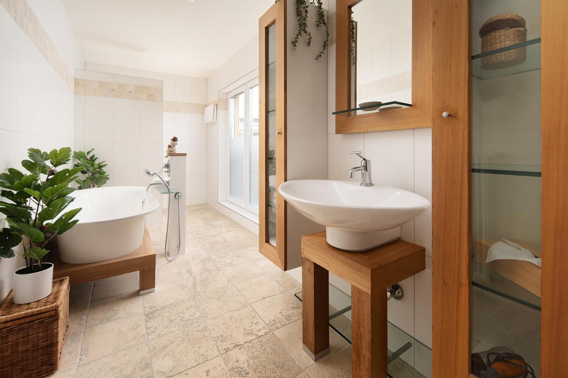 Hotel Vier Jahreszeiten Therme & Kliniken Bad Krozingen Naehe Freiburg & Schwarzwald Ideal Fuer Wellness Kur & Business Ausfluege 24H Check In- Wlan & Parken Gratis Exterior photo