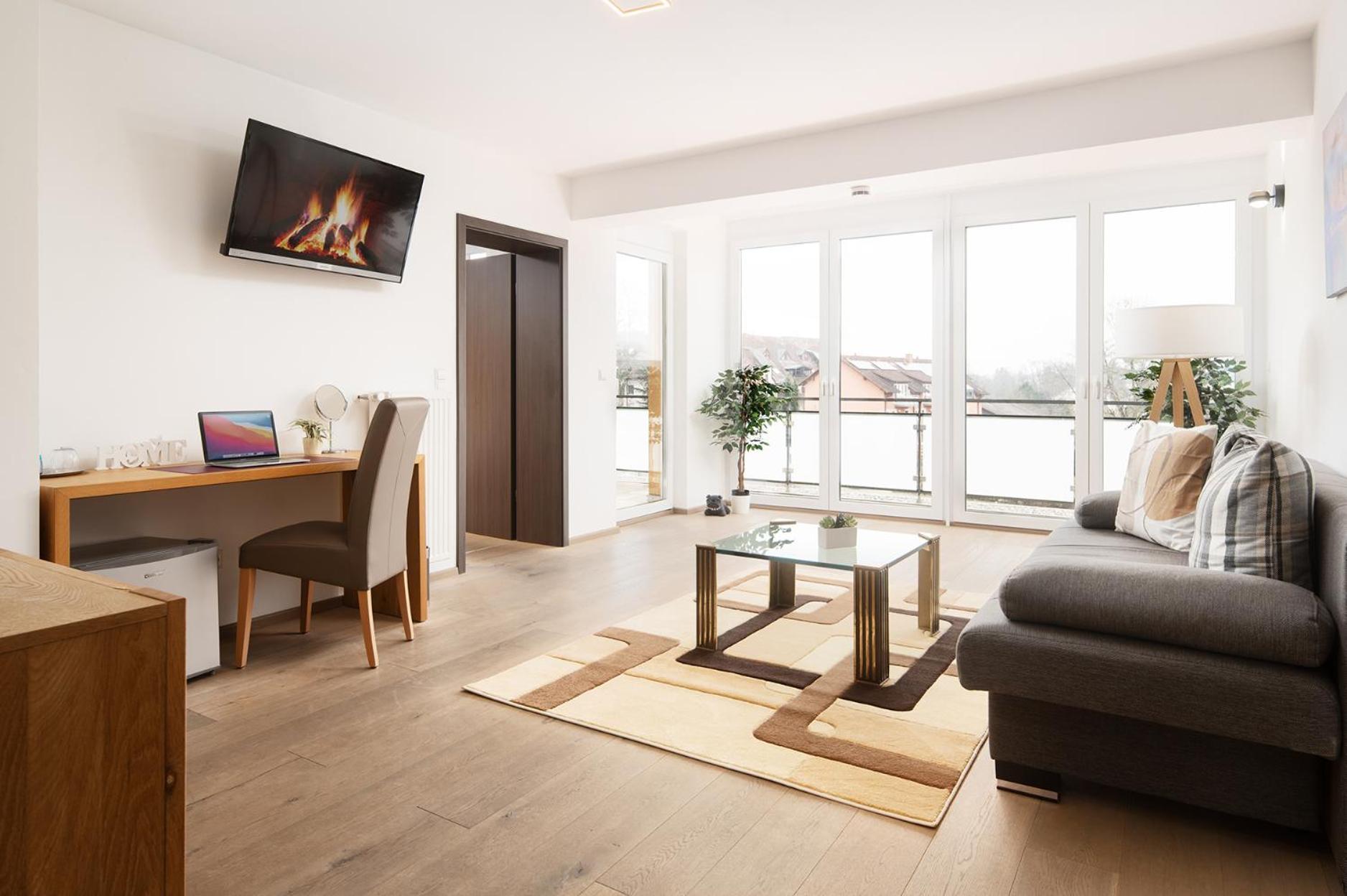 Hotel Vier Jahreszeiten Therme & Kliniken Bad Krozingen Naehe Freiburg & Schwarzwald Ideal Fuer Wellness Kur & Business Ausfluege 24H Check In- Wlan & Parken Gratis Exterior photo