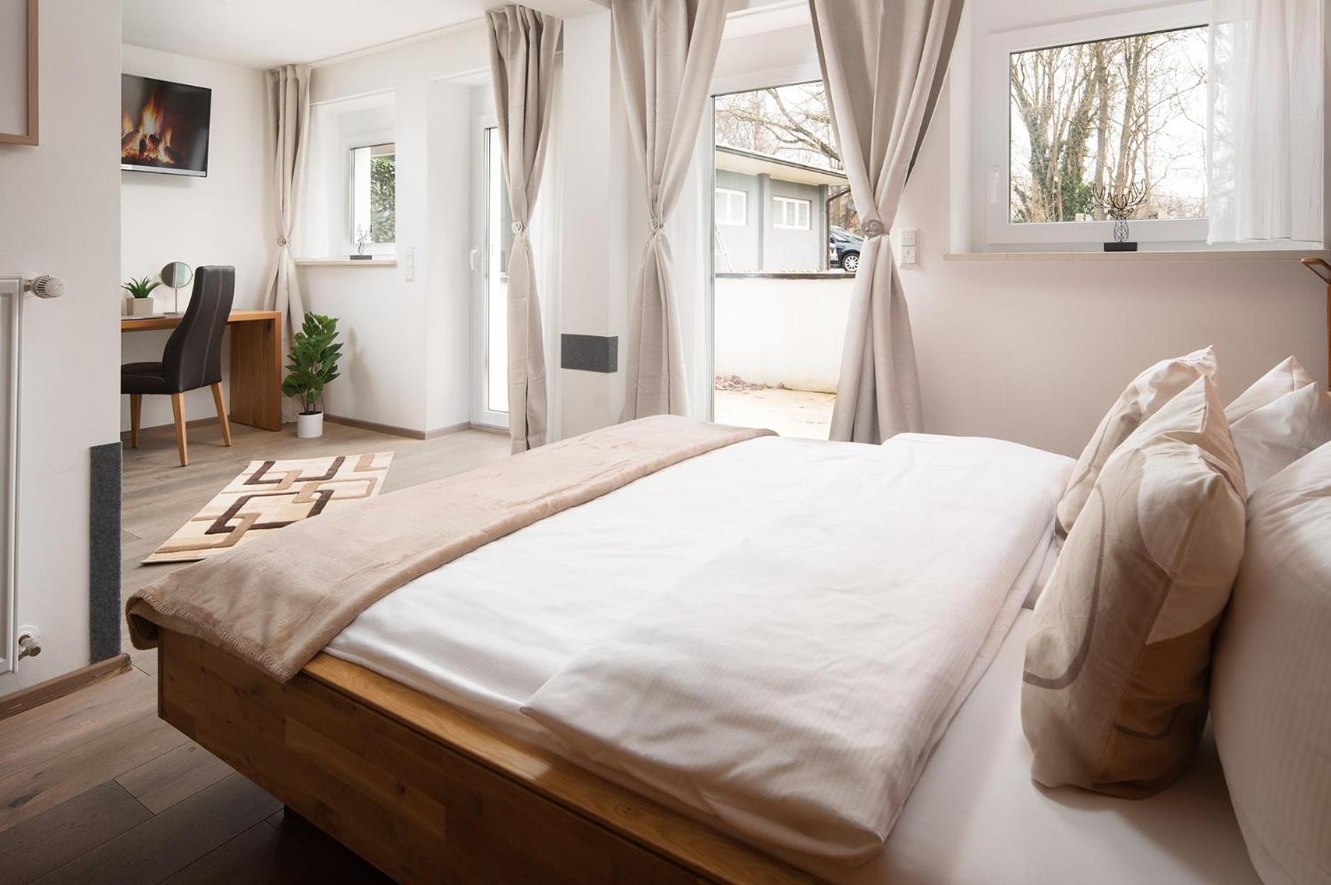 Hotel Vier Jahreszeiten Therme & Kliniken Bad Krozingen Naehe Freiburg & Schwarzwald Ideal Fuer Wellness Kur & Business Ausfluege 24H Check In- Wlan & Parken Gratis Exterior photo